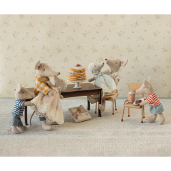 Baby mus i d�bskjole lys bl�