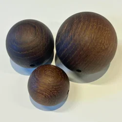 Tr� kugle - r�get eg, dia 4 cm 