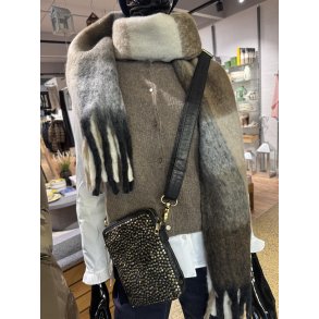 Frsceva sc 1 20616132-205012