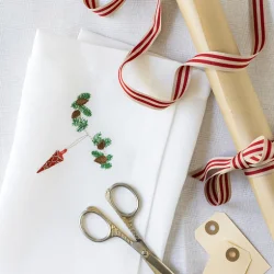 Juleserviet med r�dt kr�mmerhus