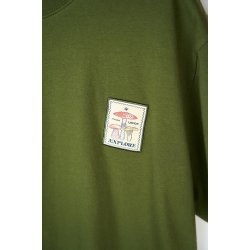 Mushroom forest t-shirt riffle green