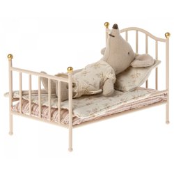 Vintage bed, mouse - rose