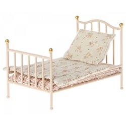 Vintage bed, mouse - rose