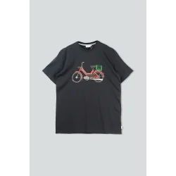 Red maxi t-shirt moonless night