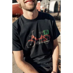 Red maxi t-shirt moonless night