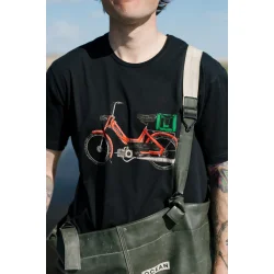 Red maxi t-shirt moonless night