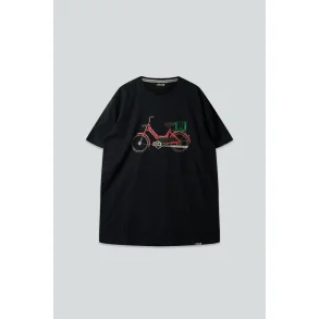 Red maxi t-shirt moonless night