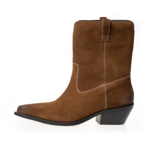 The couture walk s. tobacco 
